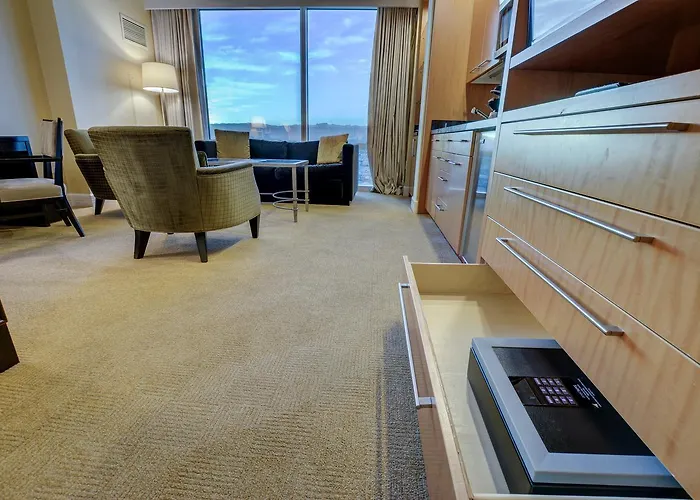 Trump Tower Studio Condo - Walk To Las Vegas Strip