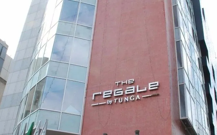 Hotels with pool Regale By Tunga