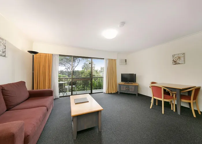 Hotel with Tennis: Mt Ommaney Hotel Apartments