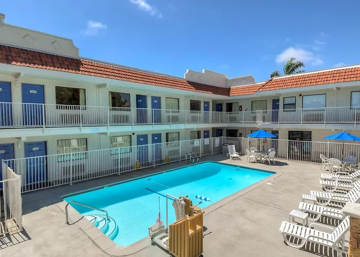 Pet Friendly hotel: Motel 6-Carlsbad, Ca - East Near Legoland