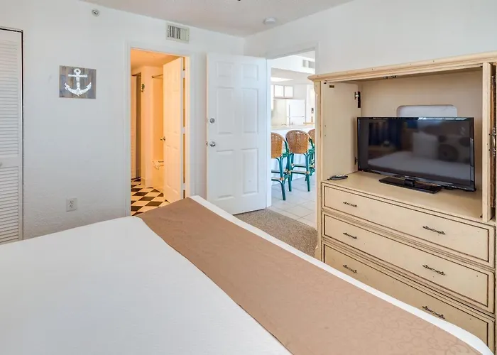 Sunrise Suites Cristobal Suite #411