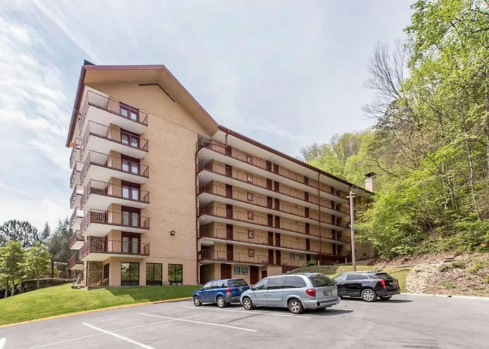 Luxury hotel only: Hilton Vacation Club Mountainloft Gatlinburg