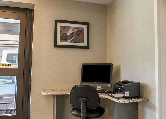 Hotel: Quality Inn University Center