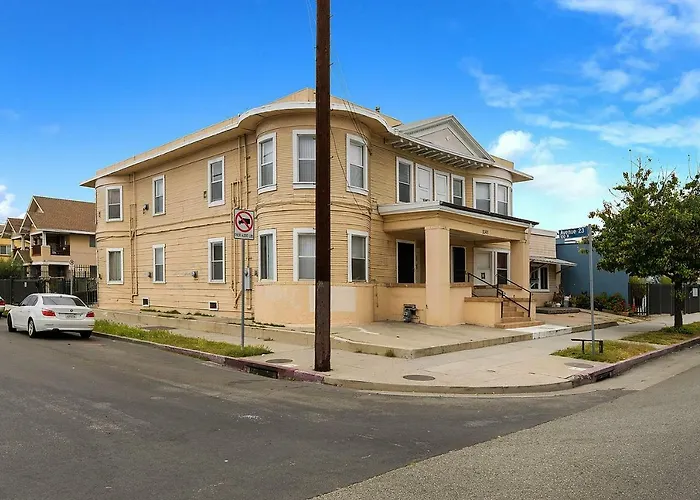 Trip to College Pads On Pasadena Ave