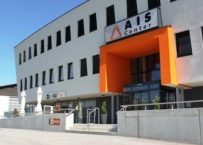 Ais Center