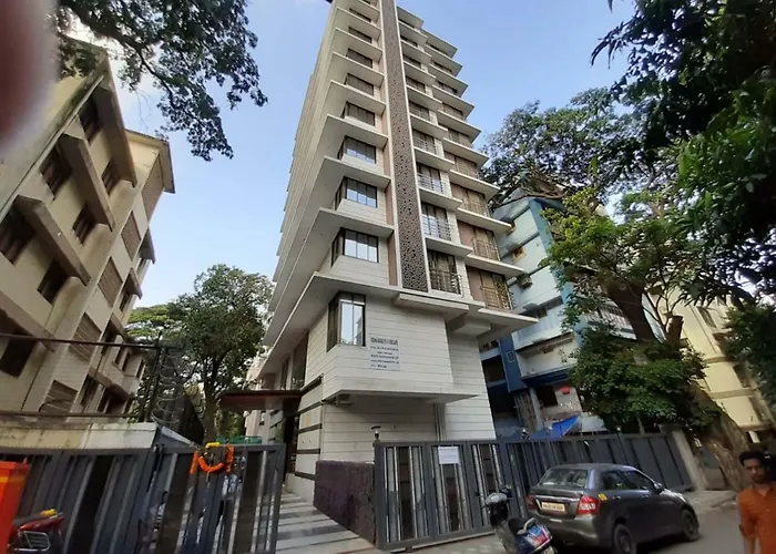 Pet Friendly hotel: Mumbai House Luxury Apartments, Santacruz East