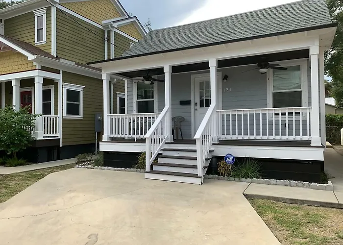 Peaceful Getaway For Two In Lincolnville/Quiet Area/2.3 Miles To Beach