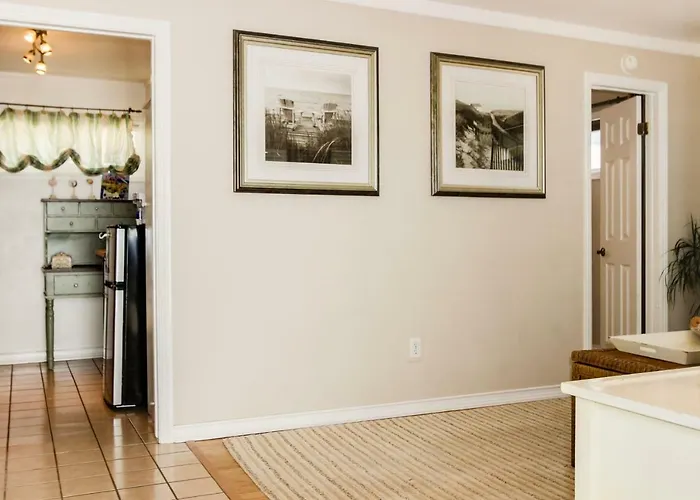 La Jolla Cottage