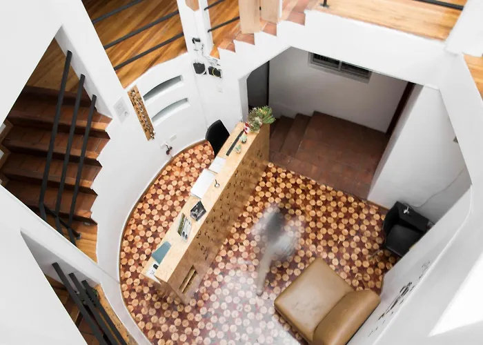 Alternative Hostels